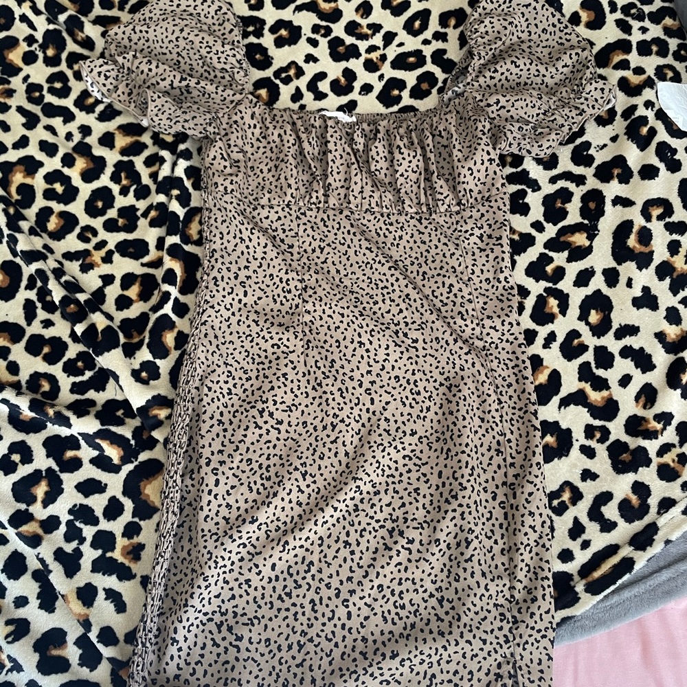 Short casual cheetah dress !